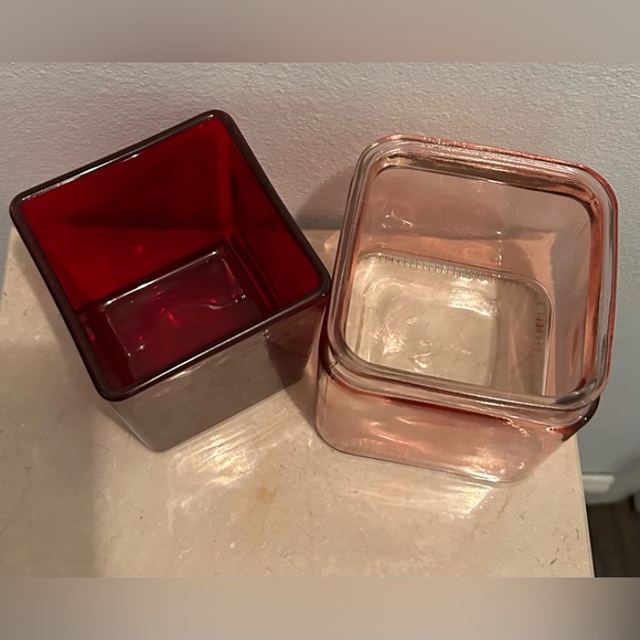 Two flower vases, containers and/or candle holders. - Picture 5 of 8